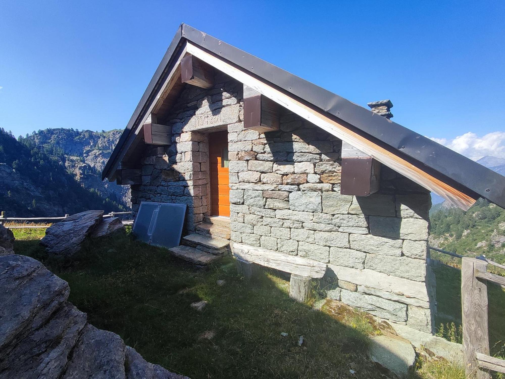 Rifugio Alpe Bonze Villa Donnaz Luaran gambar